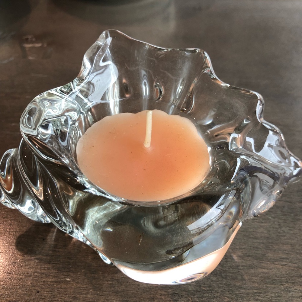 Avon Crystal Sea Shell Tealight Candle Holder with Peach Candle -